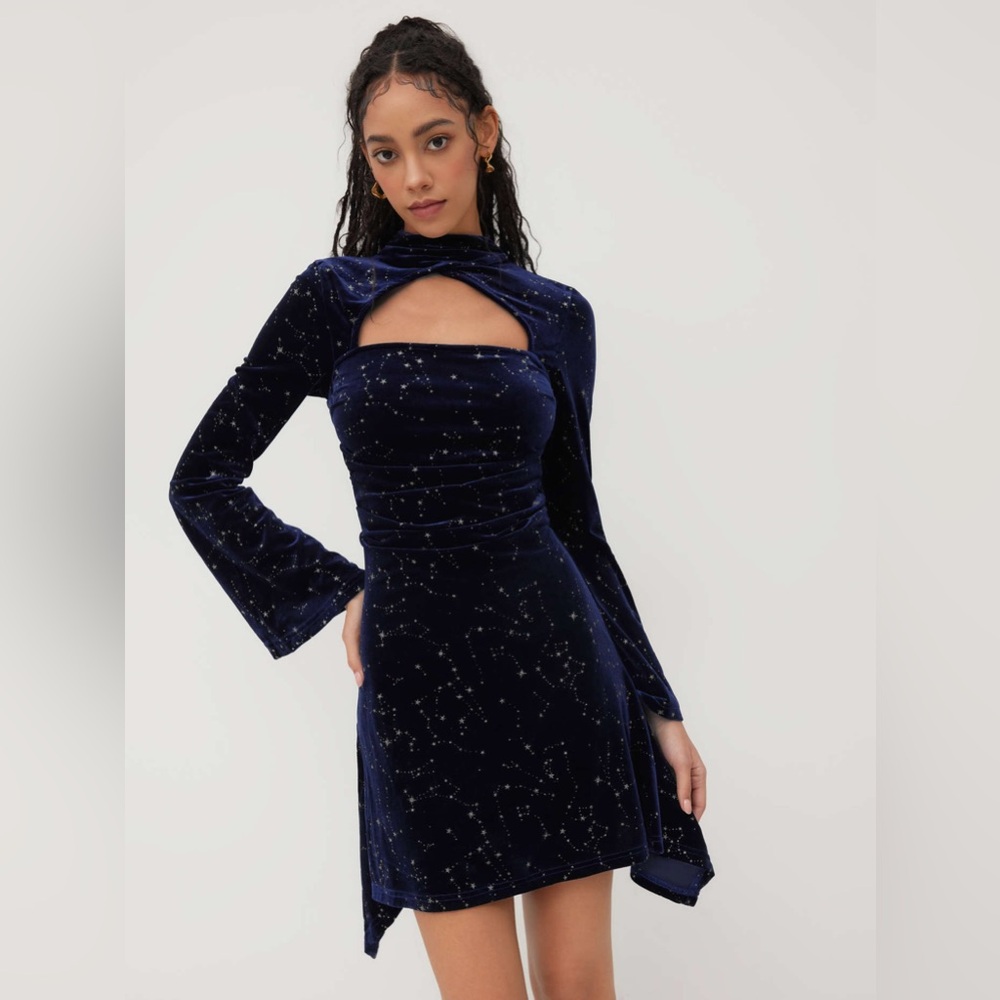 Cider velvet star pattern bell sleeve short dress
